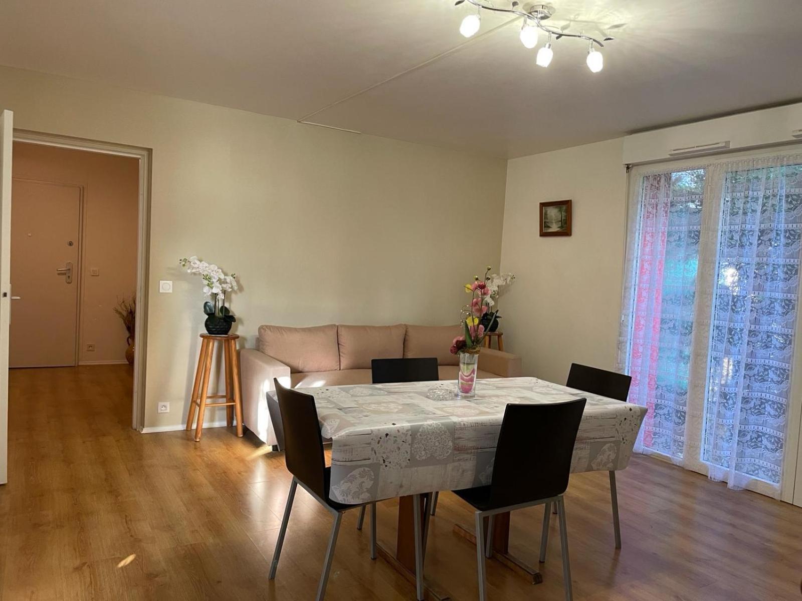 F3 Cosy A Cergy A 10 Minutes De La Gare Cergy Prefecture Et Proche Essec Leilighet Eksteriør bilde